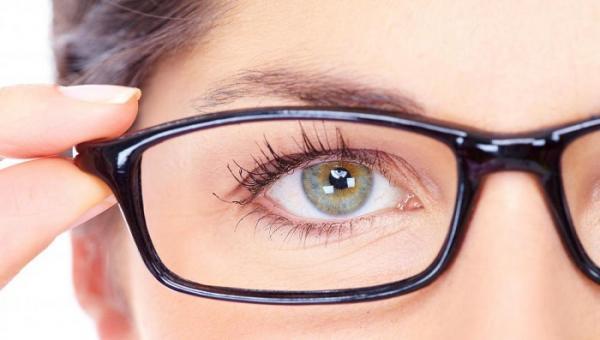 عینک آنتی رفلکس چیست و چه مزایایی دارد؟