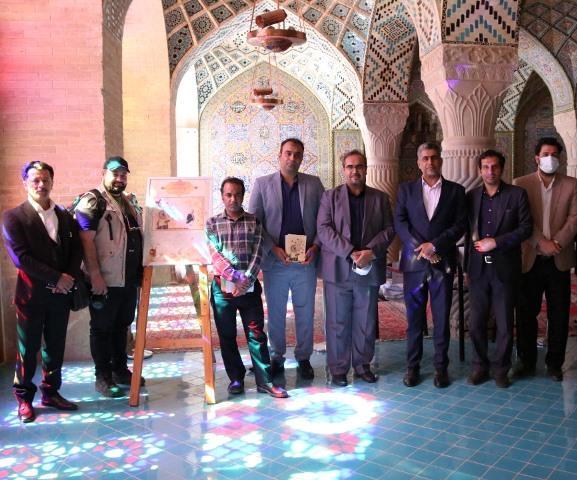 سومین اثر شاعر هنرمند و نقاش فارسی در مسجد نصیرالملک شیراز رونمایی شد
