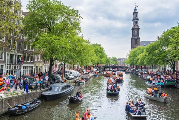 سفر به سرزمین گل ها، آمستردام در یک روز